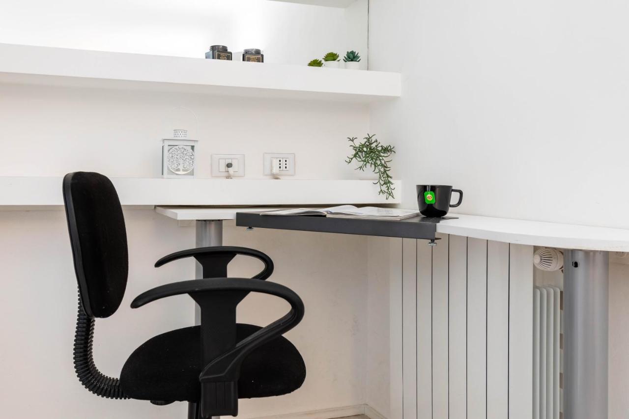 Duomo In 8 Stops Suite Deluxe Loft 밀라노 외부 사진